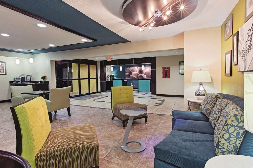 Comfort Inn Dallas Park Central Beltér fotó